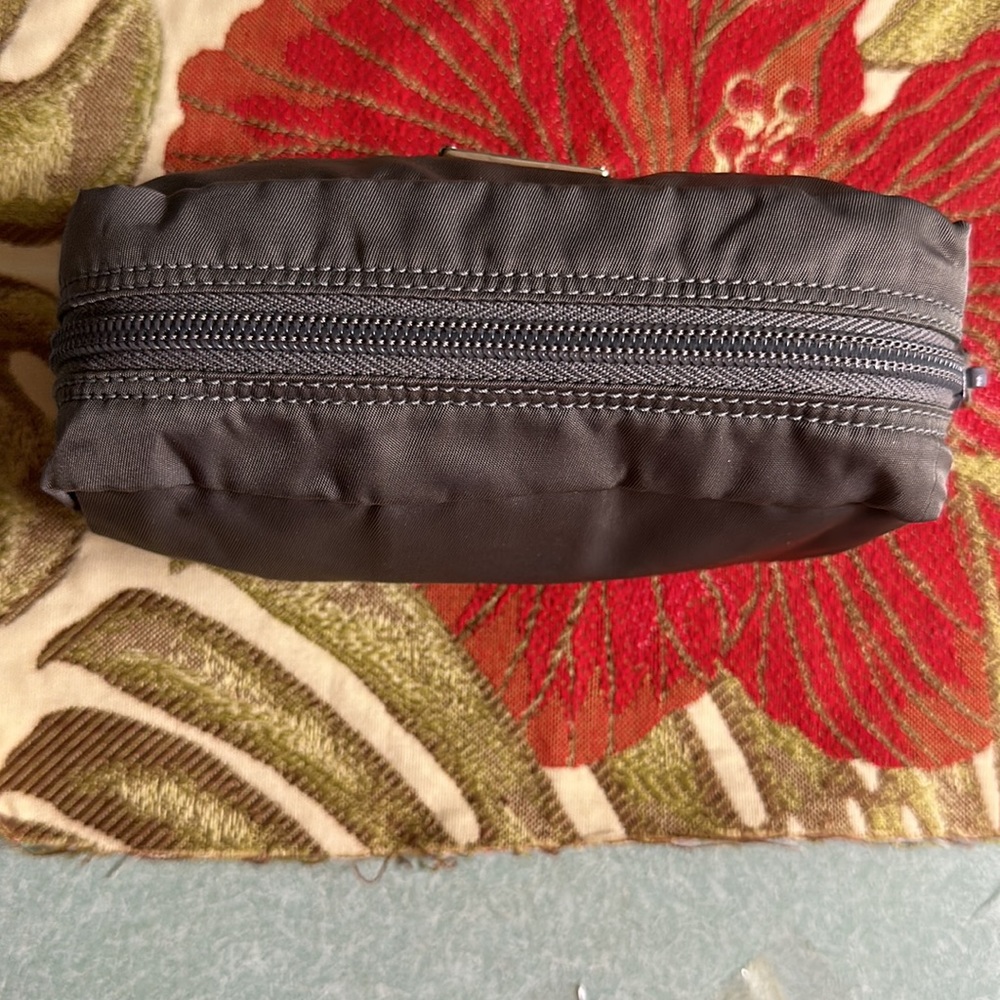 Prada Vela Mv175 With Authentication Certificate - image 3